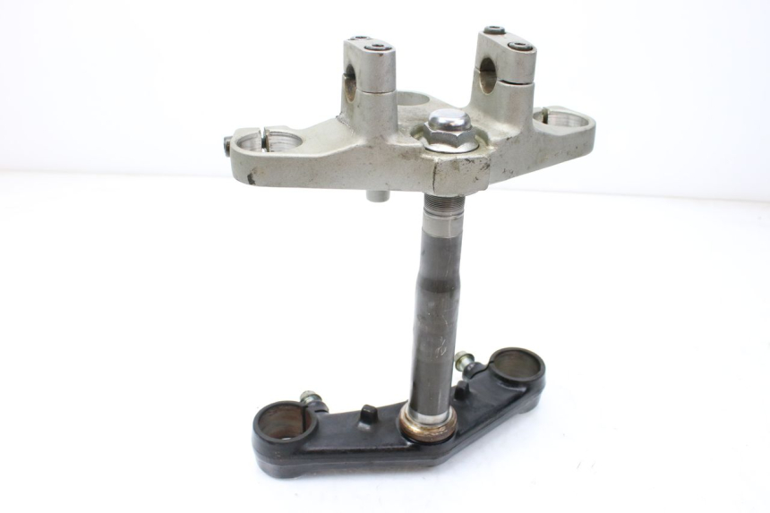 photo de TRIÂNGULO DA SUSPENSÃO DIANTEIRA YAMAHA TDR DELTABOX 125 (1997 - 2003) - Pontos de fixação