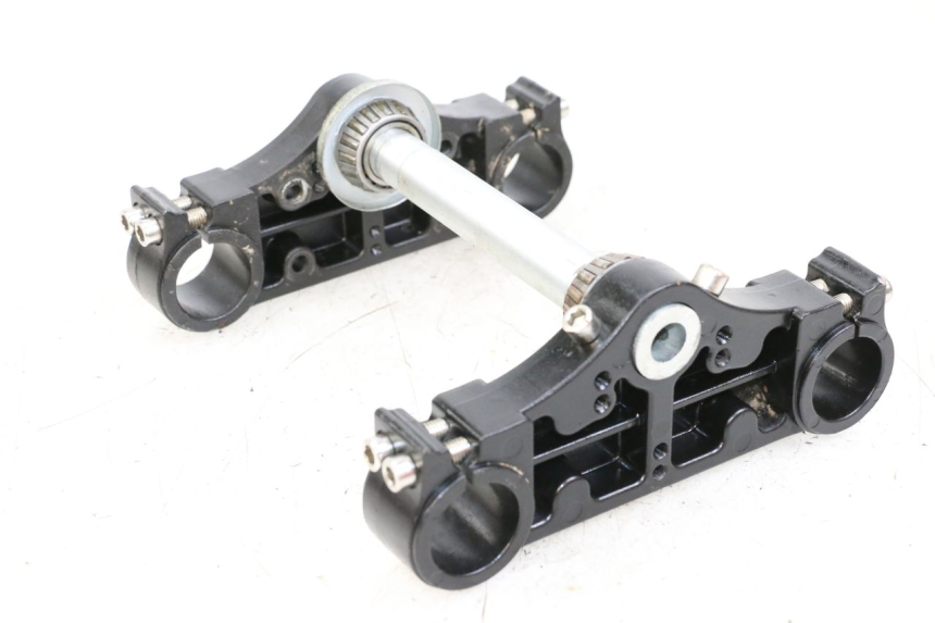 photo de TRIÂNGULO DA SUSPENSÃO DIANTEIRA NITRO MOTORS THUNDER 125 - Pontos de fixação