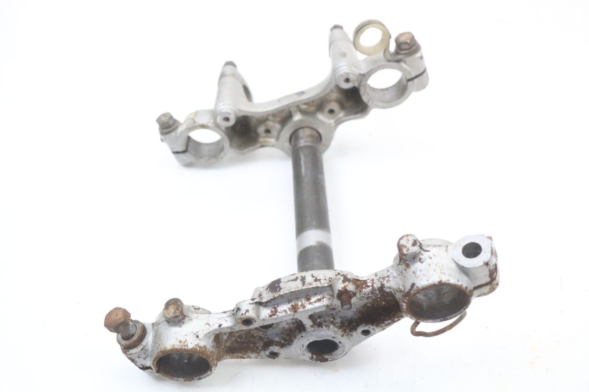 photo de TRIÂNGULO DA SUSPENSÃO DIANTEIRA SUZUKI TS X 80 (1984 - 1988) - Ampliação técnica