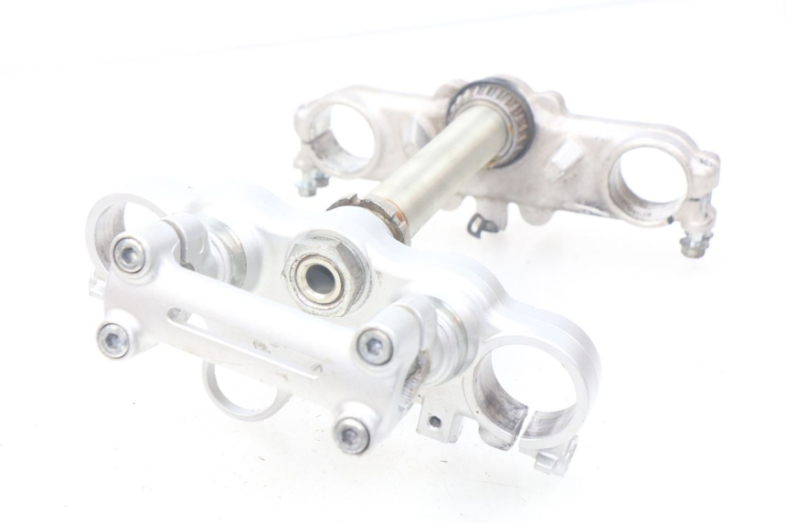 photo de TRIÂNGULO DA SUSPENSÃO DIANTEIRA SUZUKI XF FREEWIND 650 (1997 - 2003) - Vista principal