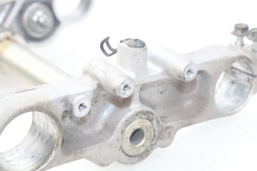 photo de TRIÂNGULO DA SUSPENSÃO DIANTEIRA SUZUKI XF FREEWIND 650 (1997 - 2003) - Pontos de fixação