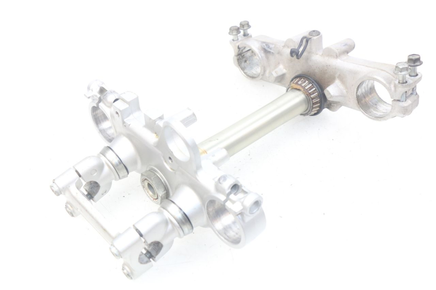 photo de TRIÂNGULO DA SUSPENSÃO DIANTEIRA SUZUKI XF FREEWIND 650 (1997 - 2003) - Estado da superfície