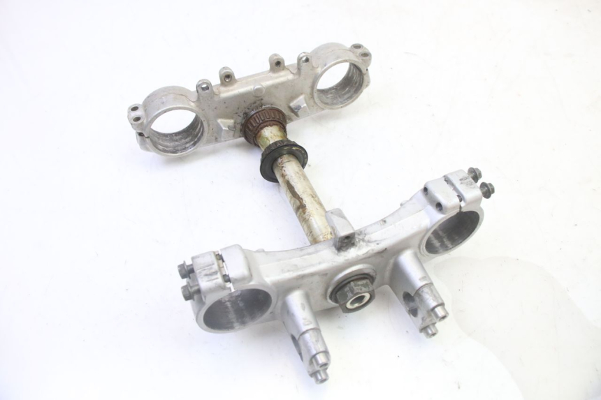 photo de TRIÂNGULO DA SUSPENSÃO DIANTEIRA YAMAHA YZ 125 (1998 - 2005) - Vista geral