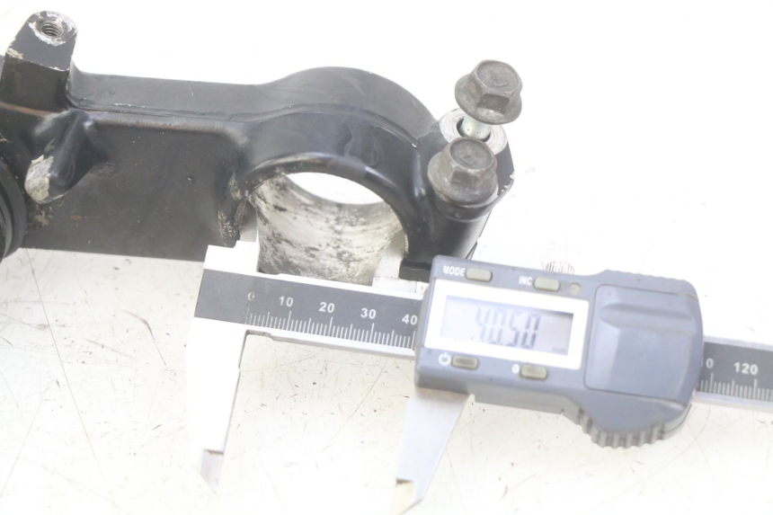 photo de SUPORTE DE GARFO KAWASAKI ZX-6R ZX6R 600 (1995 - 1997) - Zoom do estado de desgaste