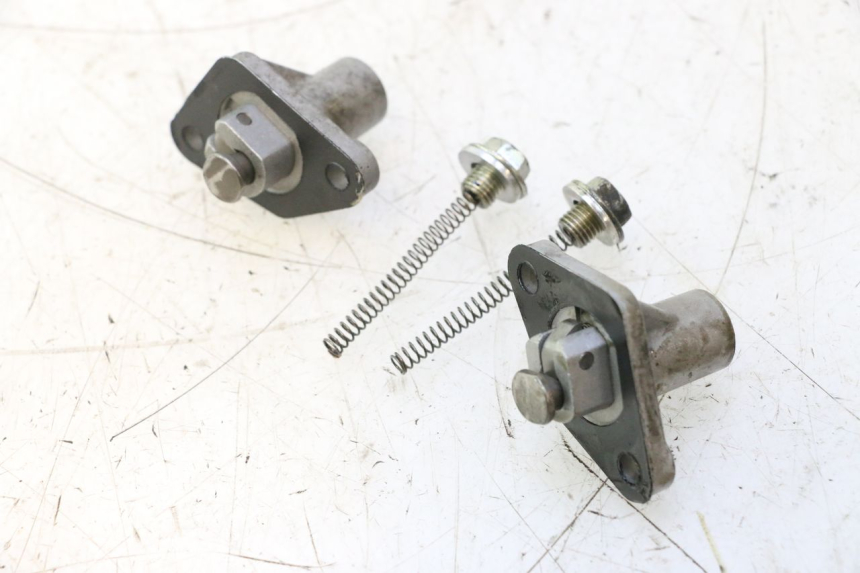 photo de TENSOR DE CORRENTE DE DISTRIBUIÇÃO GILERA GP 800 (2007 - 2013) - Detalhe da peça
