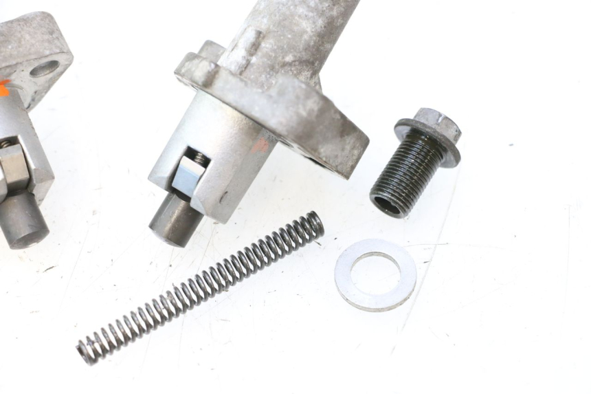 photo de TENSOR DE CORRENTE DE DISTRIBUIÇÃO SUZUKI SV S 650 (2003 - 2009) - Pontos de fixação