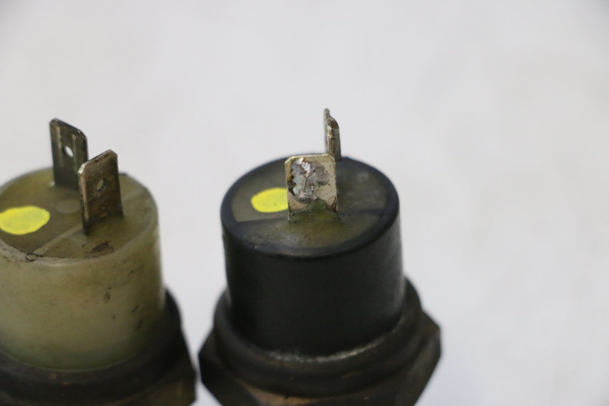photo de TERMOCONTACTO YAMAHA YP MAJESTY 125 (1998 - 2001) - Zoom do estado de desgaste