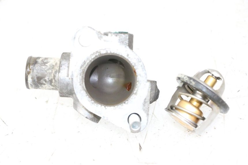 photo de TERMOSTATO SUZUKI BURGMAN 125 (2007 - 2014) - Outro ângulo de visão