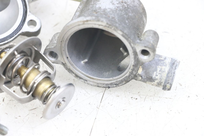 photo de TERMOSTATO HONDA FJS SILVERWING SILVER WING 600 (2001 - 2010) - Pontos de fixação