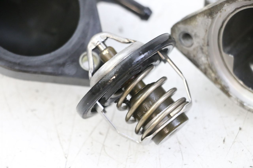 photo de TERMOSTATO SUZUKI GSX F GSXF 650 (2007 - 2015) - Detalhes característicos