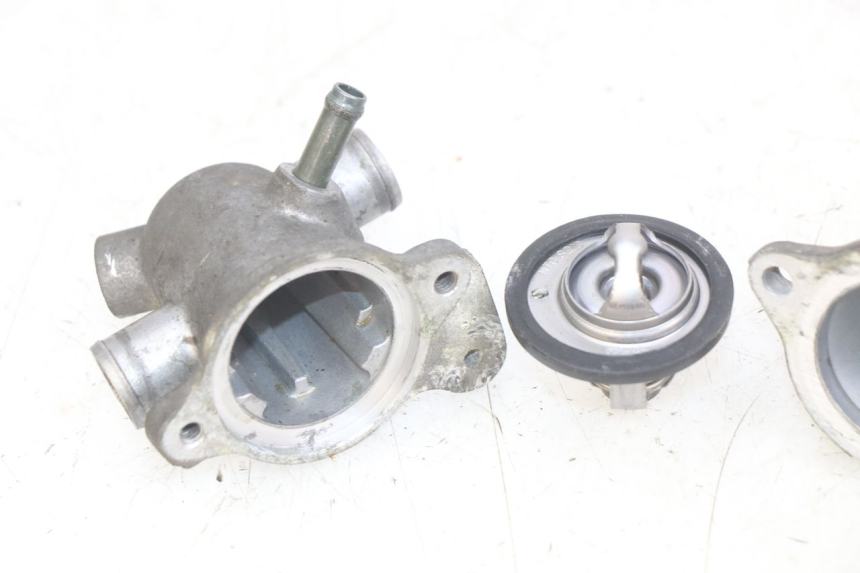 photo de TERMOSTATO SUZUKI SV N 650 (1999 - 2002) - Pontos de fixação
