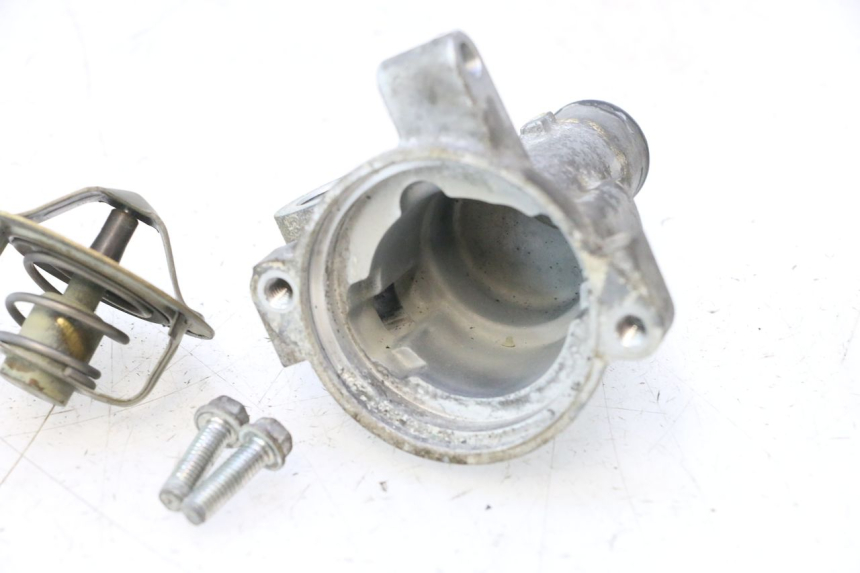photo de TERMOSTATO YAMAHA TDM ABS 900 (2002 - 2014) - Outro ângulo de visão