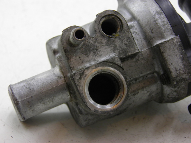 photo de TERMOSTATO YAMAHA FZS FAZER 600 (1998 - 2001) - Zoom do estado de desgaste