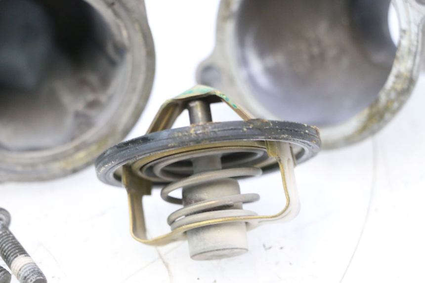 photo de TERMOSTATO YAMAHA YZF R GENESIS 750 (1993 - 1998) - Pontos de fixação