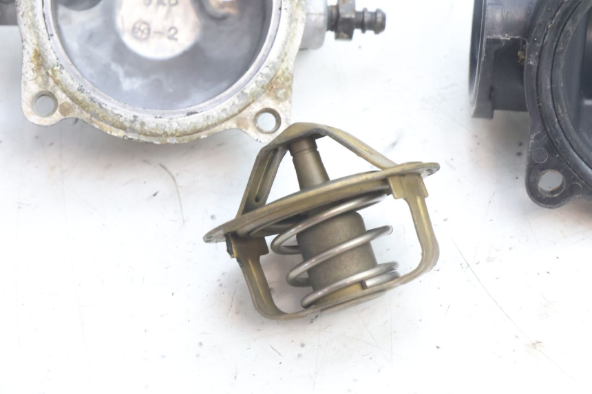 photo de TERMOSTATO KAWASAKI ZZR 600 (1995 - 2004) - Outro ângulo de visão