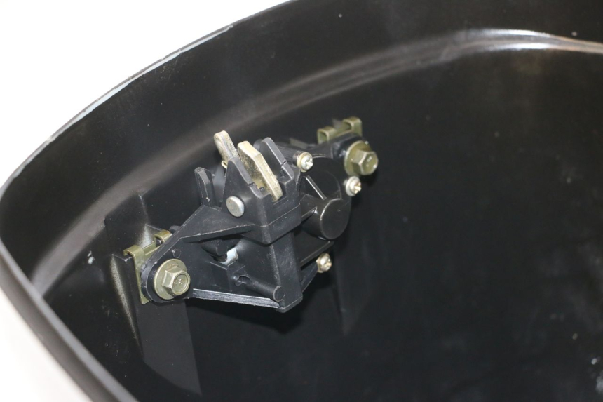 photo de BAU TRASEIRO E-MAX 80L 1 (2011 - 2014) - Detalhe da peça