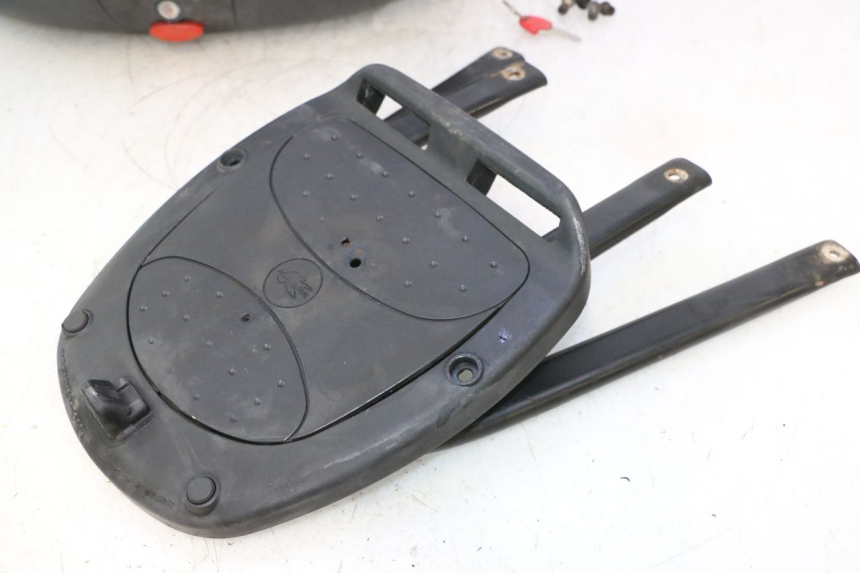photo de TOP CASE PEUGEOT ELYSTAR 50 (2002 - 2014) - Vista de perfil