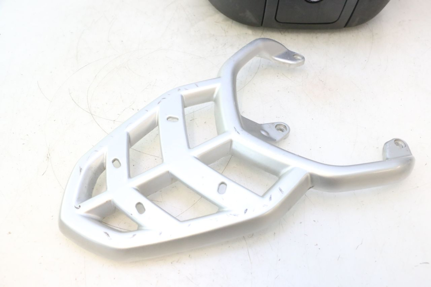 photo de TOP CASE PEUGEOT KISBEE 4T 50 (2023 - 2026) - Imagem adicional
