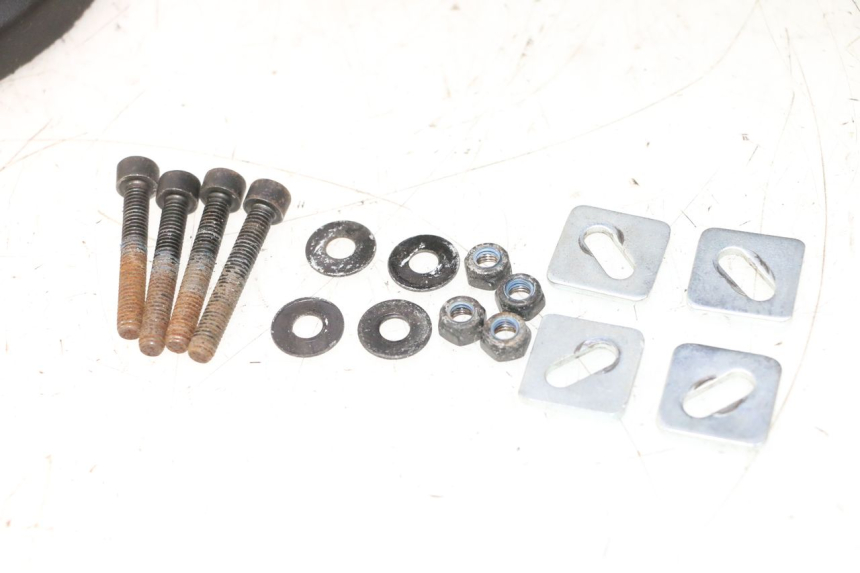 photo de TOP CASE PEUGEOT KISBEE 4T 50 (2023 - 2026) - Outro ângulo de visão
