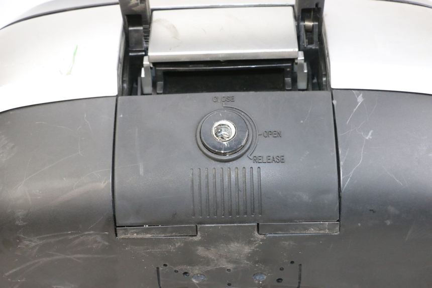 photo de BAU DE TOPO PIAGGIO MP3 HPE 350 (2018 - 2020) - Detalhe da peça