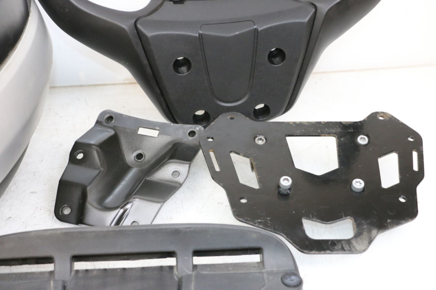 photo de BAU DE TOPO PIAGGIO MP3 HPE 350 (2018 - 2020) - Ângulo alternativo