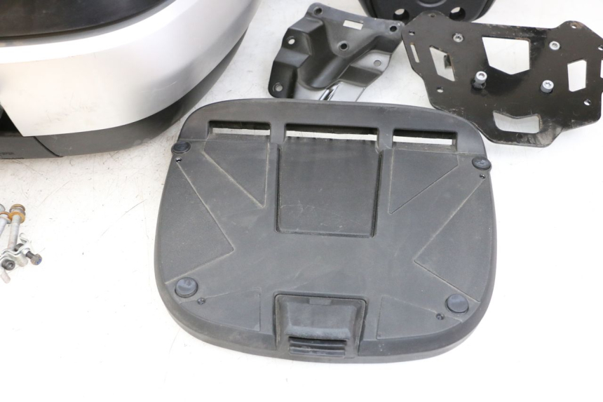 photo de BAU DE TOPO PIAGGIO MP3 HPE 350 (2018 - 2020) - Zoom de qualidade
