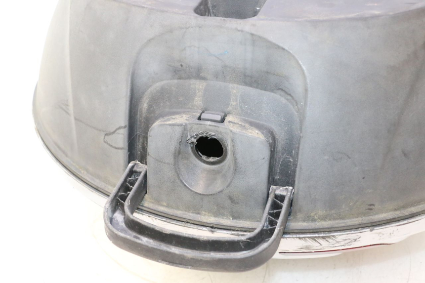 photo de BAÚ TRASEIRO PIAGGIO MP3 125 (2006 - 2014) - Detalhe da peça