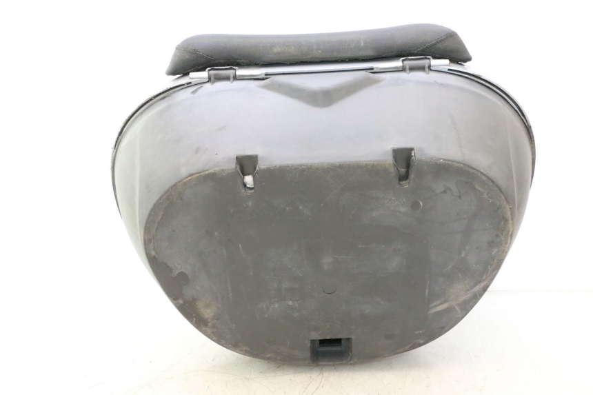 photo de BAÚ TRASEIRO PIAGGIO MP3 125 (2006 - 2014) - Zoom do estado de desgaste