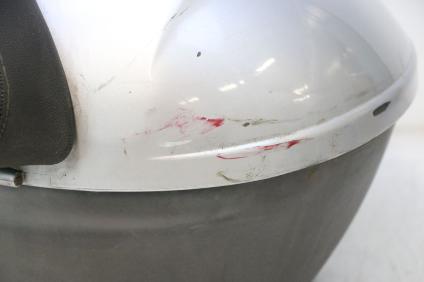 photo de BAÚ TRASEIRO PIAGGIO MP3 125 (2006 - 2014) - Marcações e referências