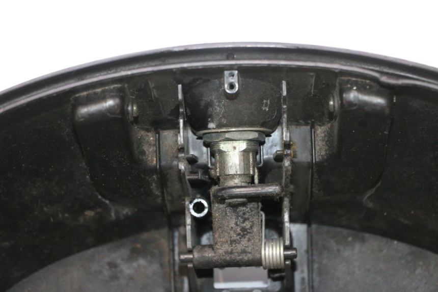 photo de BAÚ TRASEIRO PIAGGIO MP3 125 (2006 - 2014) - Pontos de fixação