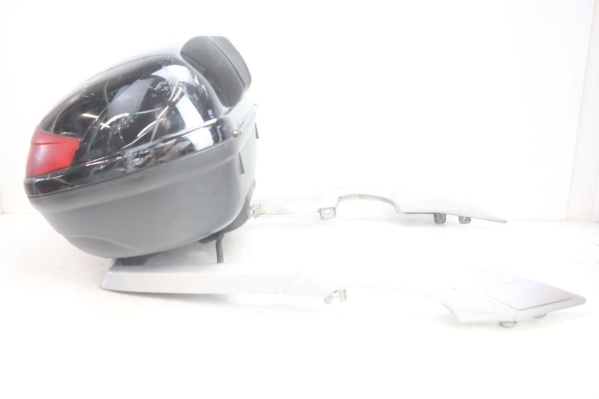 photo de TOP CASE PEUGEOT SATELIS 125 (2006 - 2009) - Ampliação dos componentes