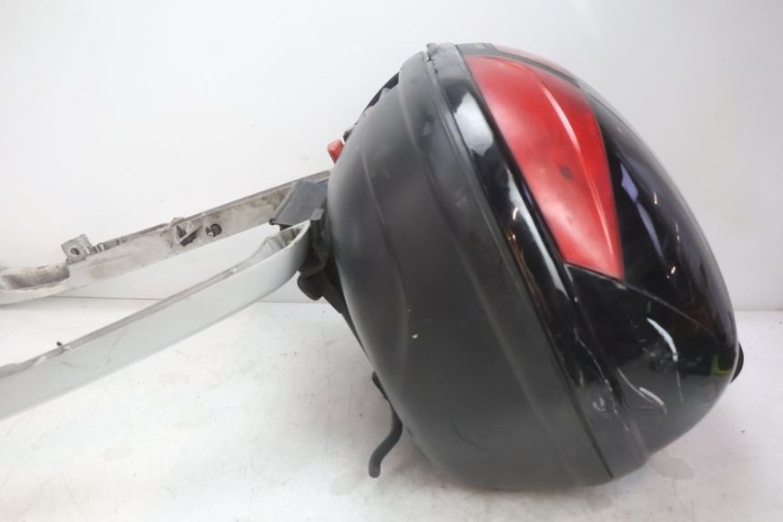 photo de TOP CASE PEUGEOT SATELIS 125 (2006 - 2009) - Ângulo alternativo