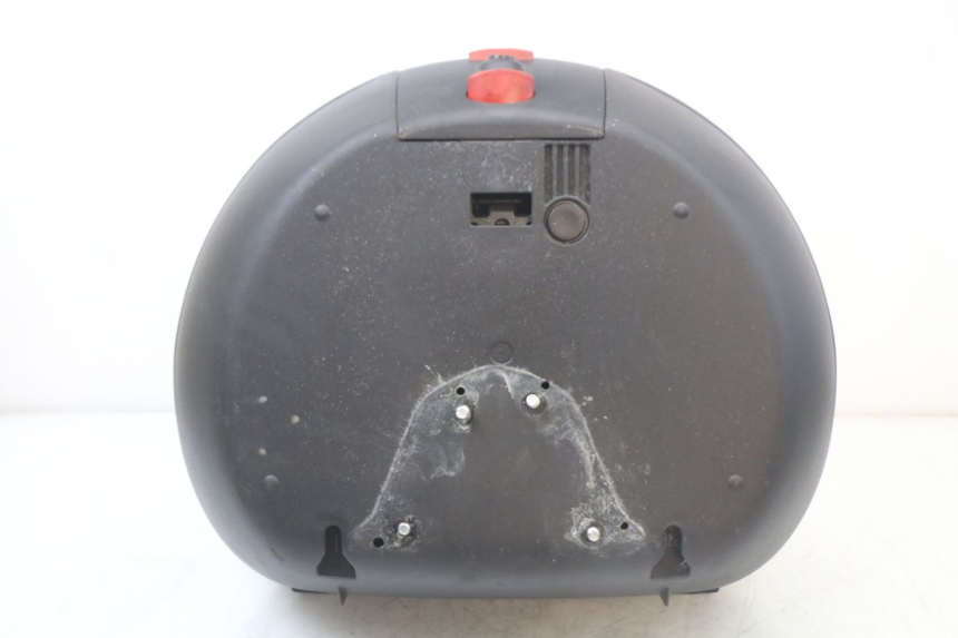 photo de BAÚ TRASEIRO KYMCO SUPER 8 125 (2008 - 2015) - Detalhes característicos