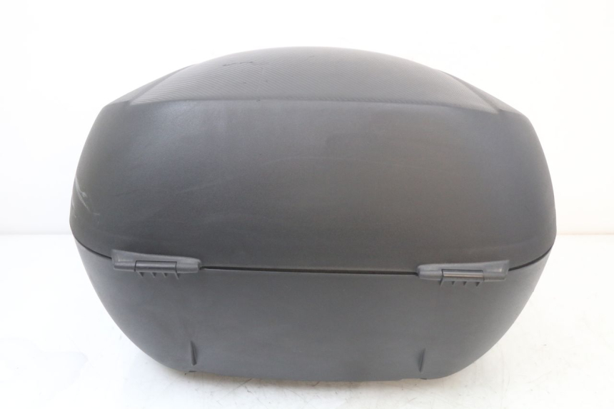 photo de BAÚ TRASEIRO KYMCO SUPER 8 125 (2008 - 2015) - Marcações e referências