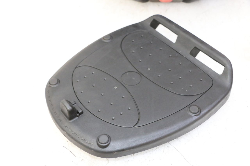 photo de BAU TRASEIRO PEUGEOT V-CLIC VCLIC 50 (2007 - 2013) - Ampliação dos componentes