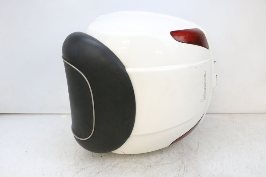 photo de BAU TRASEIRO PIAGGIO VESPA GTS SUPER IE 125 (2009 - 2016) - Detalhes característicos