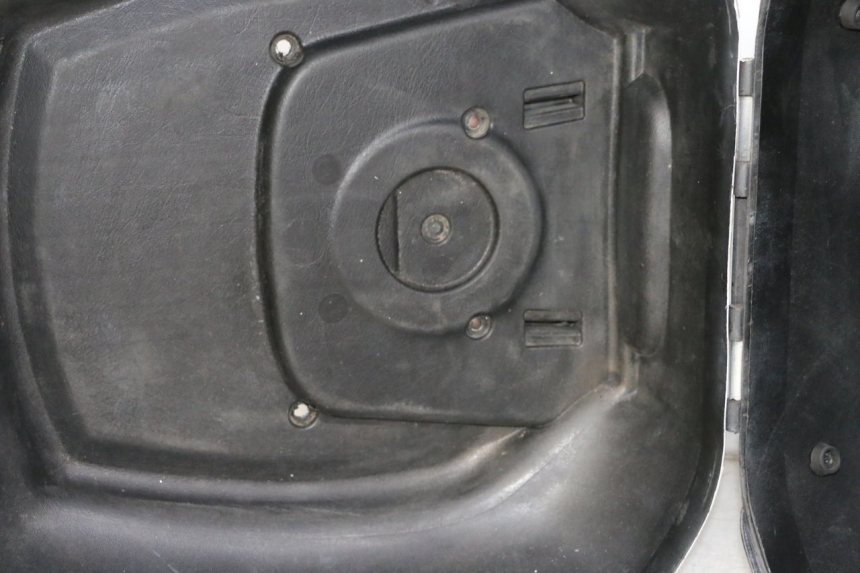 photo de BAU TRASEIRO PIAGGIO VESPA GTS SUPER IE 125 (2009 - 2016) - Outro ângulo de visão