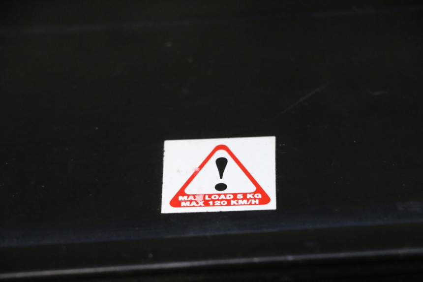 photo de TOP CASE YAMAHA X-MAX XMAX 125 (2010 - 2013) - Ângulo alternativo