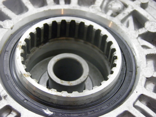 photo de TRANSMISSÃO RODA YAMAHA FJR 1300 (2004 - 2005) - Detalhe da peça