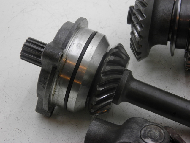 photo de TRANSMISSÃO RODA YAMAHA FJR 1300 (2004 - 2005) - Vista geral