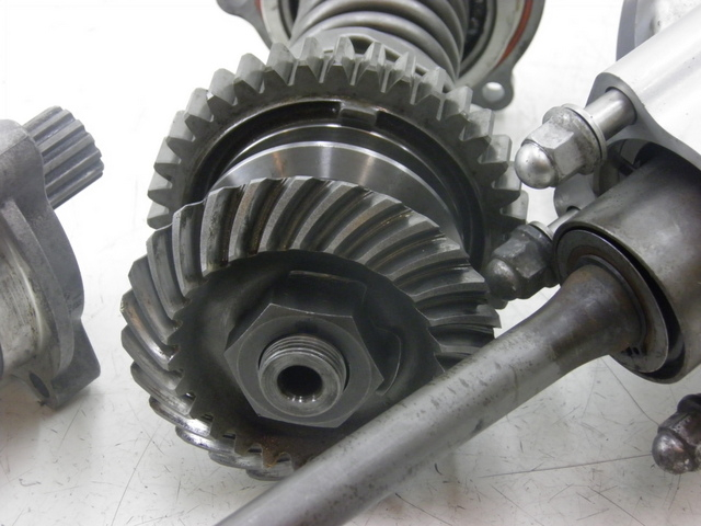 photo de TRANSMISSÃO RODA YAMAHA FJR 1300 (2004 - 2005) - Estado da superfície