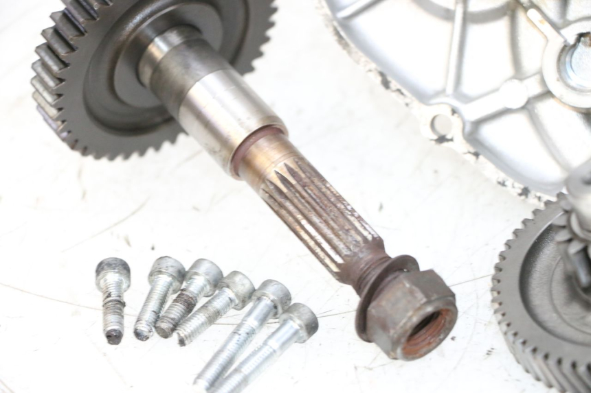 photo de TRANSMISSÃO RODA MBK BOOSTER SPIRIT NAKED 50 (2004 - 2017) - Detalhes característicos