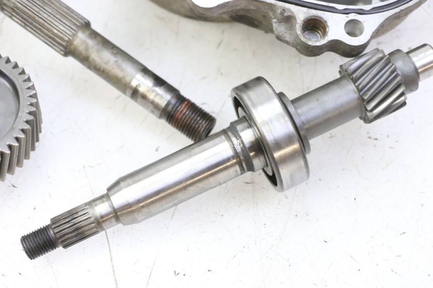 photo de TRANSMISSÃO RODA SUZUKI BURGMAN 125 (2007 - 2014) - Vista de perto