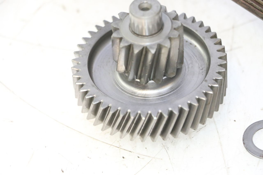 photo de TRANSMISSÃO RODA SUZUKI BURGMAN 125 (2007 - 2014) - Vista de perto