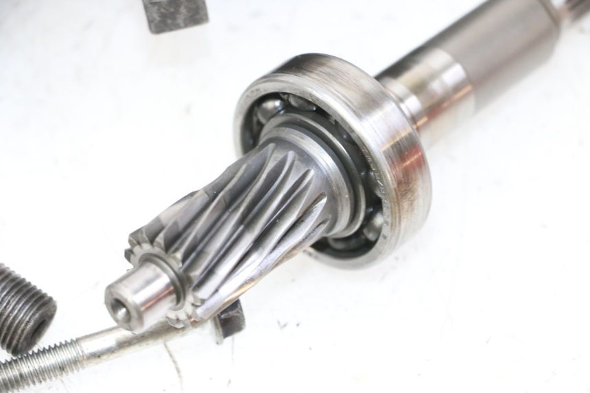 photo de TRANSMISSÃO RODA HONDA FES S-WING SWING ABS 125 (2007 - 2015) - Vista de perto