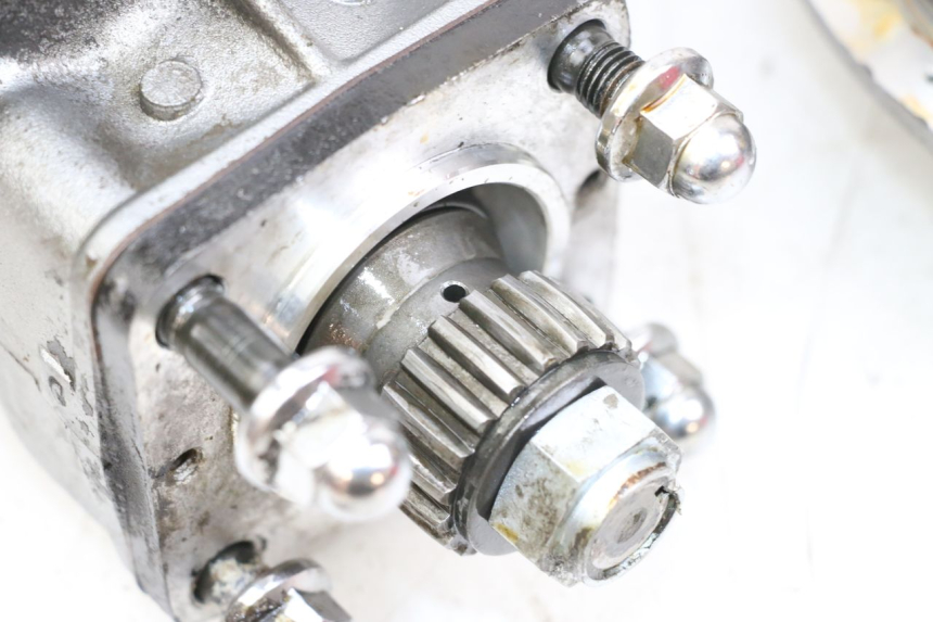 photo de TRANSMISSÃO RODA KAWASAKI GTR 1000 (1994 - 2004) - Estado da superfície