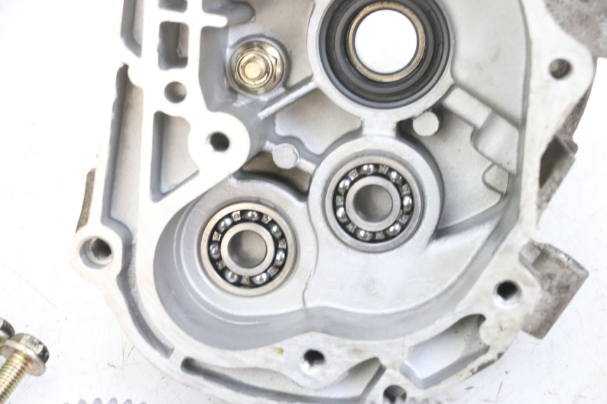 photo de TRANSMISSÃO RODA PEUGEOT KISBEE 4T 50 (2010 - 2017) - Vista de perfil