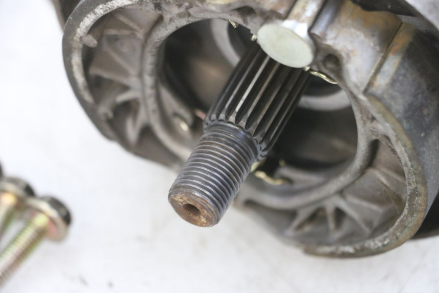 photo de TRANSMISSÃO RODA PEUGEOT KISBEE 4T 50 (2010 - 2017) - Estado da superfície
