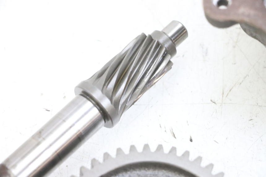 photo de TRANSMISSÃO RODA YAMAHA NEOS NEO'S 4T 50 (2008 - 2016) - Vista de perto