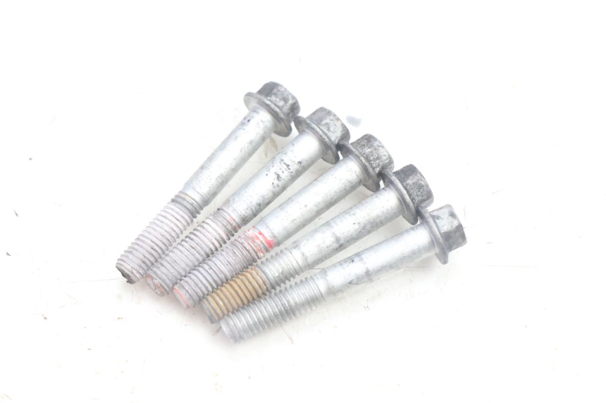 photo de TRANSMISSÃO DE RODA GILERA RUNNER SP 50 (2002 - 2004) - Detalhes característicos